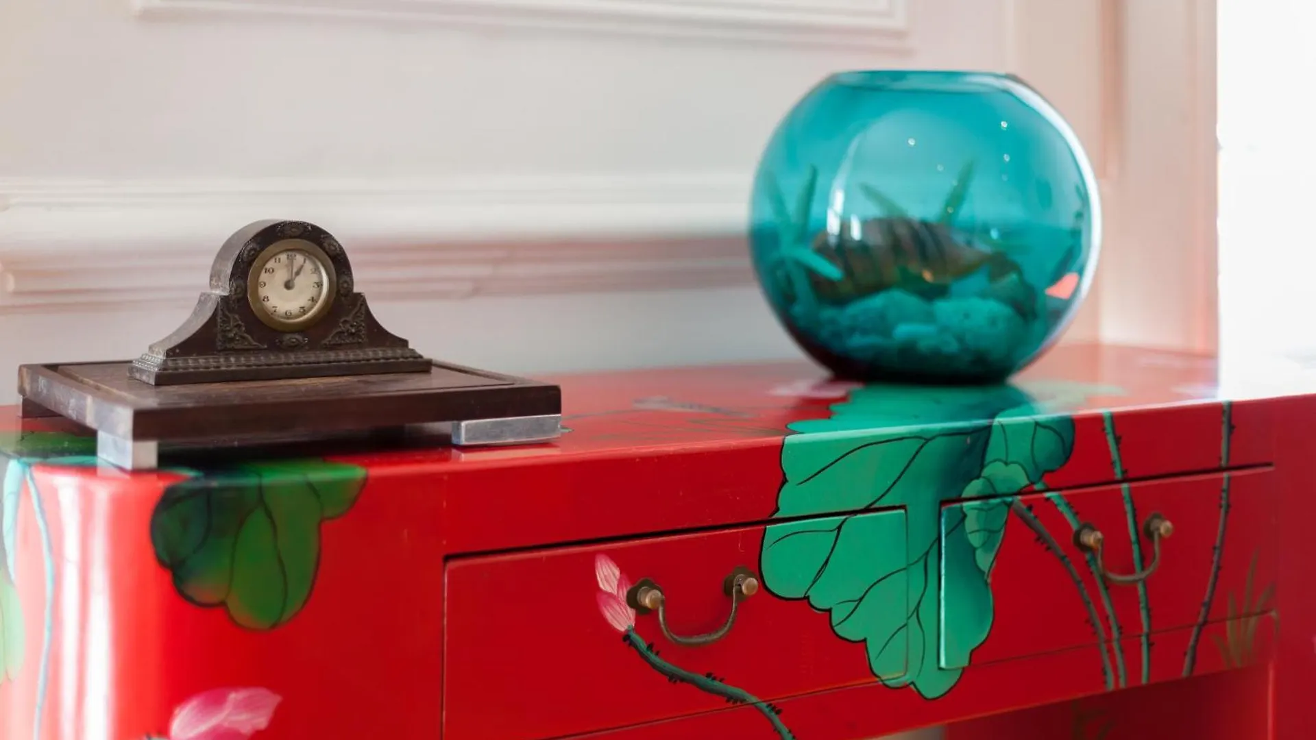 Tejo Vintage Three-Bedroom Apartment - By Lu Holidays Lisbon Portugal