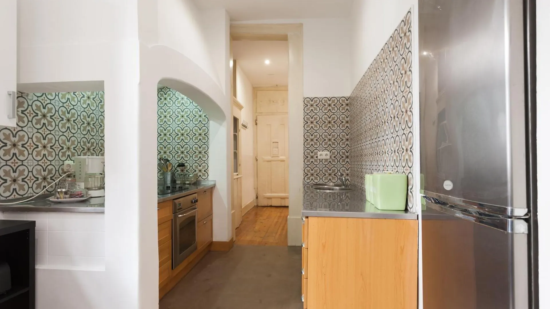 Tejo Vintage Three-Bedroom Apartment - By Lu Holidays Lisbon Portugal