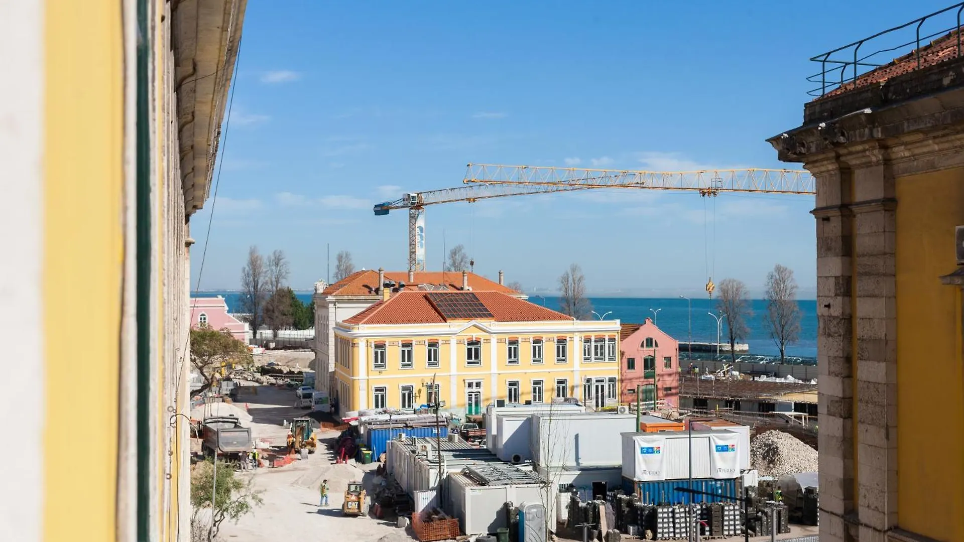 Tejo Vintage Three-Bedroom Apartment - By Lu Holidays Lisbon